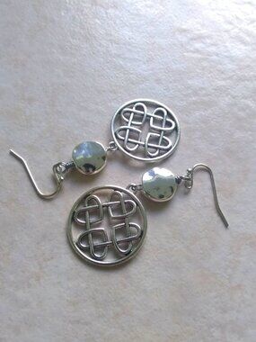 Handmade! Shimmering Silver Colored Heart Dangle Earrings - Girlie Playful Love